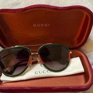 Gucci aviator style sunglasses!